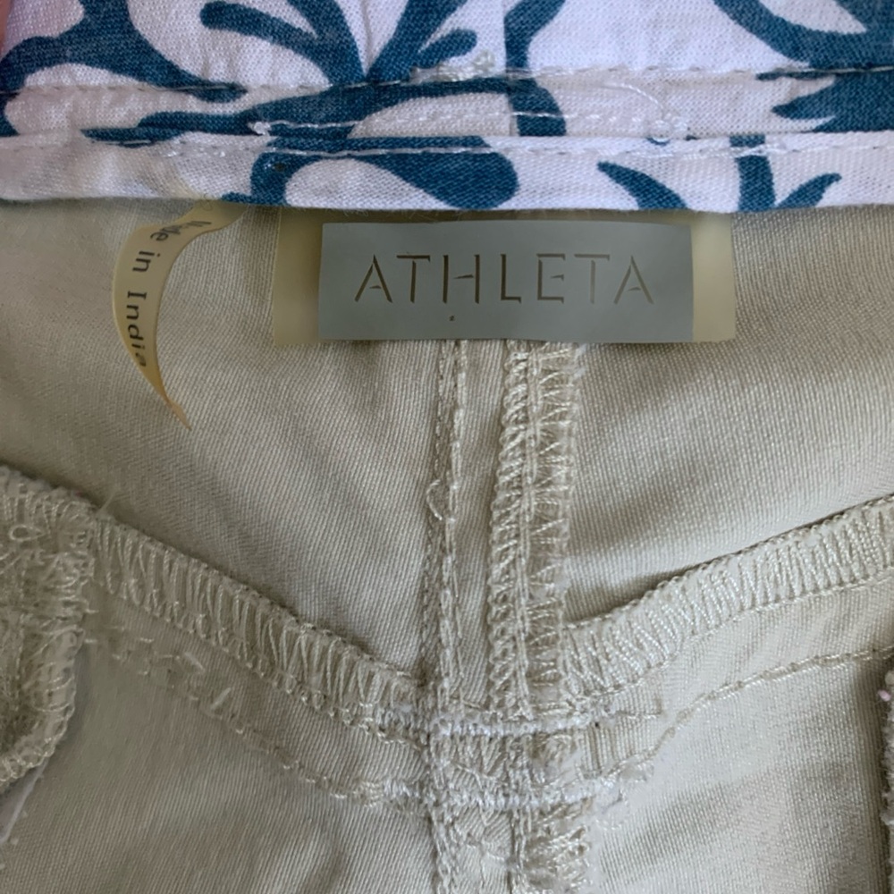 Athleta size 10 Bermuda length hiking shorts beige/khaki - Picture 2 of 4